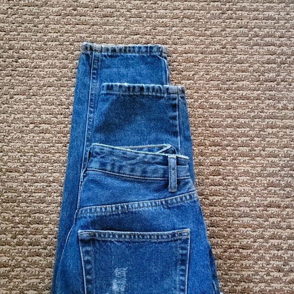 BDG Mom Hi-Rise Destroyed Jeans Size 25x30 Blue - Picture 6 of 6